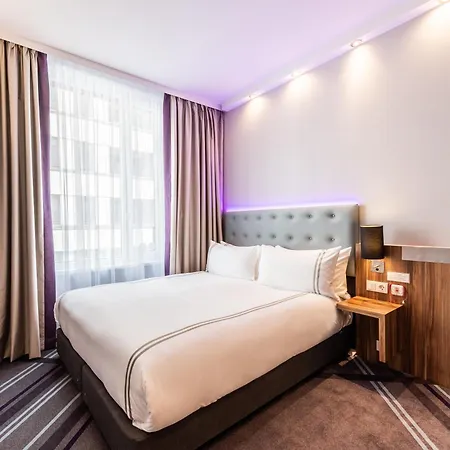 Premier Centre Hotel 3*
